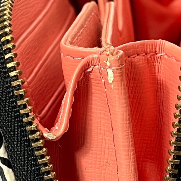 Fossil Wristlet Black & White Pattern Zip Around - Picture 15 of 15